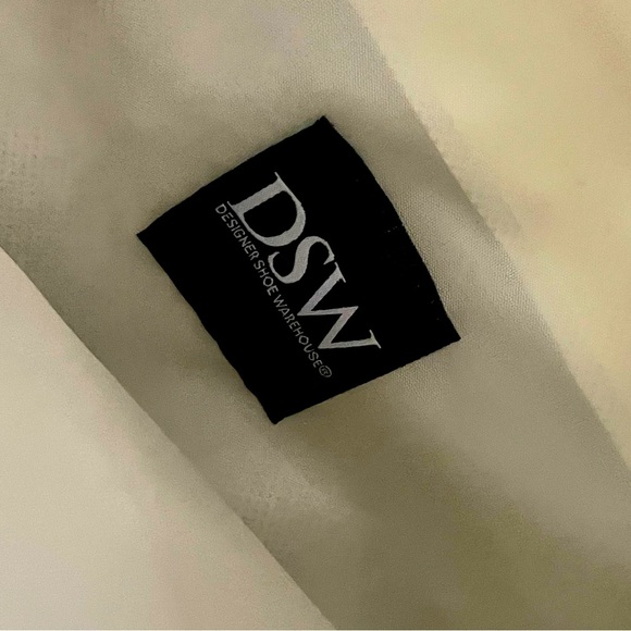 DSW fabric backpack - Picture 3 of 6